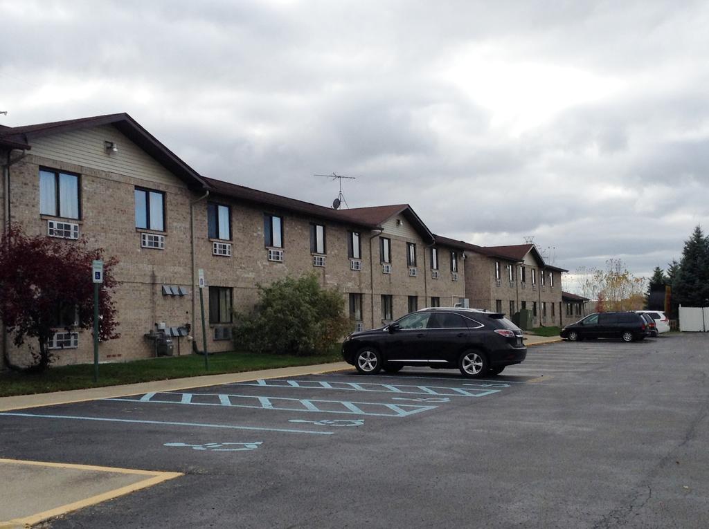 Travelodge By Wyndham Hudsonville Exterior photo